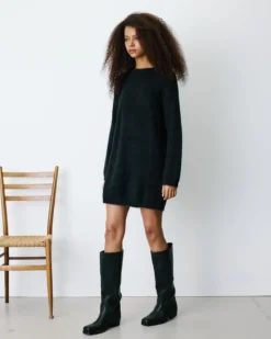 Robe pull droite dos en dentelle noir Beckham