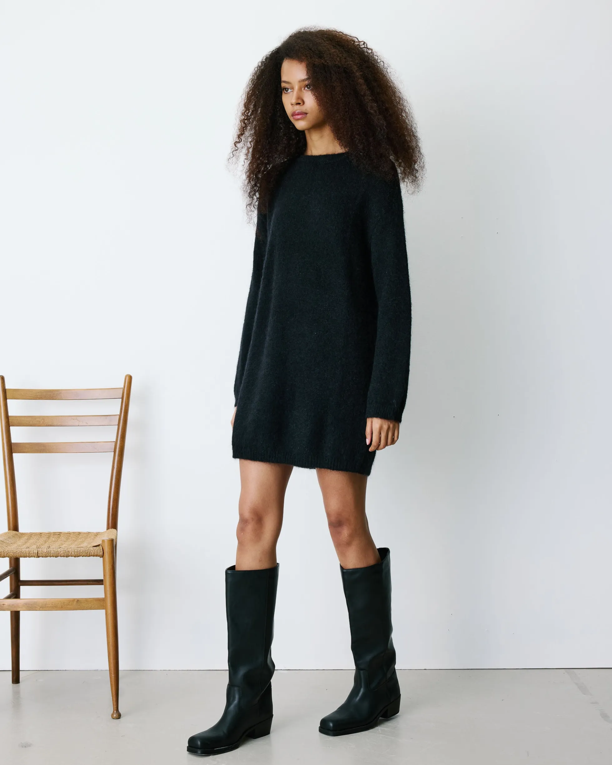 Robe pull droite dos en dentelle noir Beckham