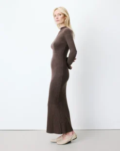 Robe pull longue col montant chocolat Alexandra