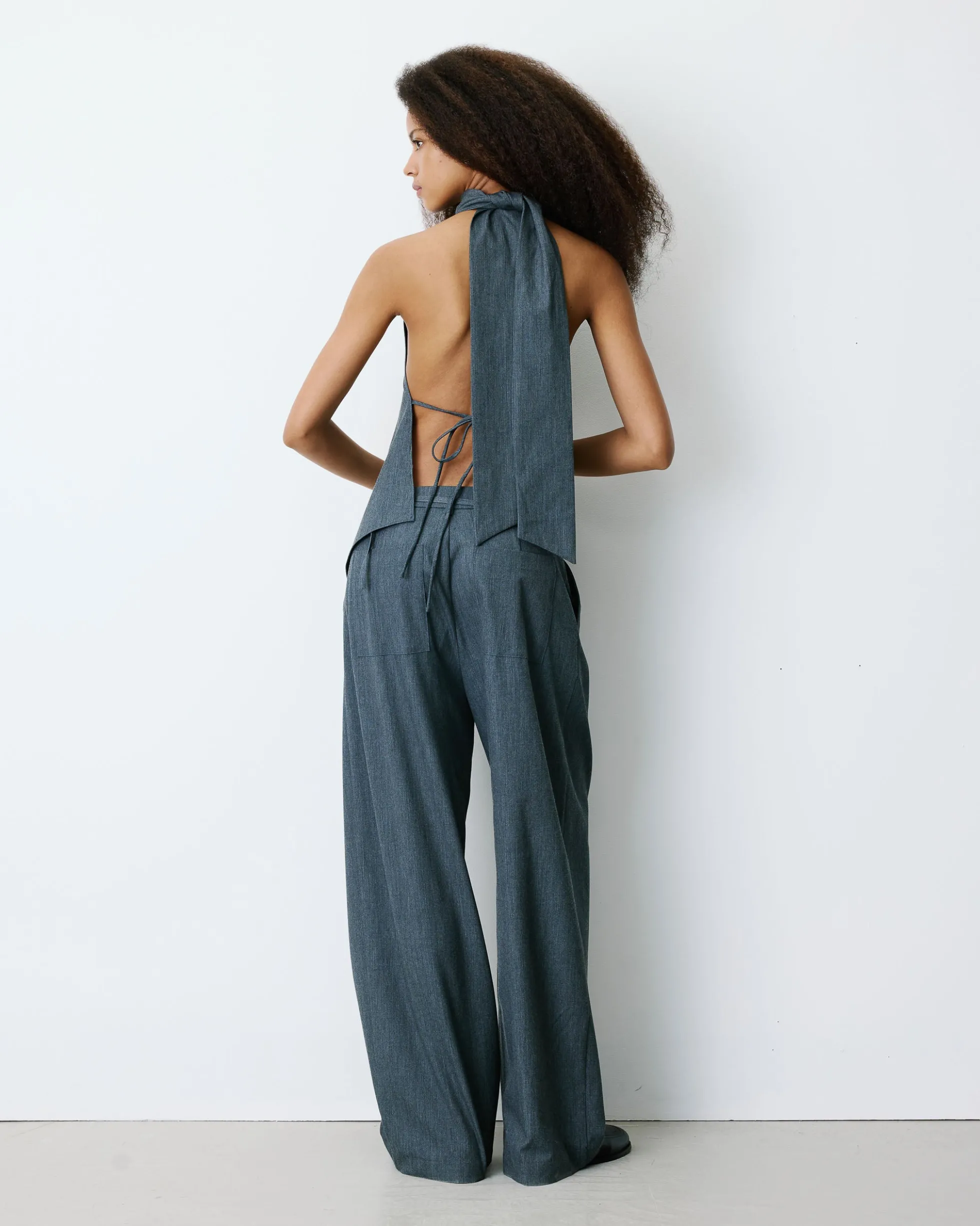 Top asymétrique fluide sans manches dos nu anthracite Binni