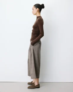 Top drapé asymétrique manches longues chocolat Aurygny