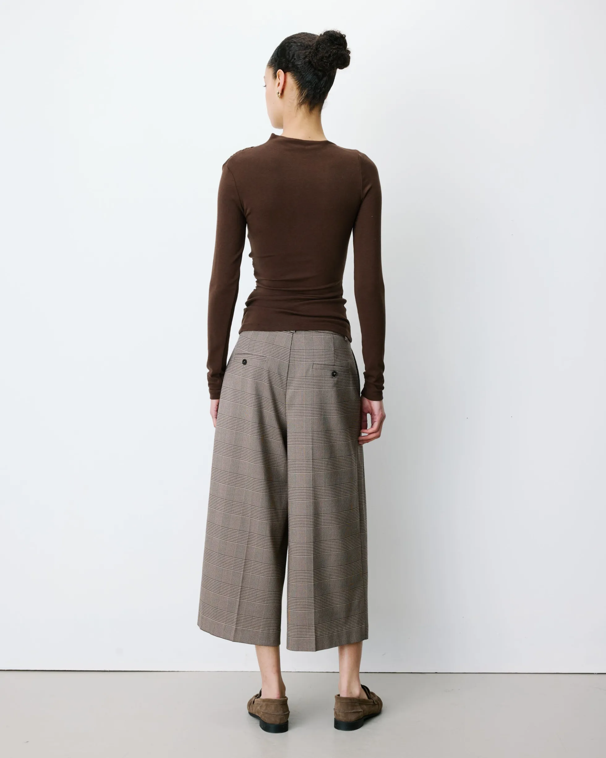 Top drapé asymétrique manches longues chocolat Aurygny