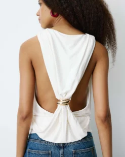 Top drapé sans manches à boucle dorée au dos ecru Bunny