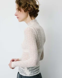 Top en dentelle ajusté manches longues ecru Blake