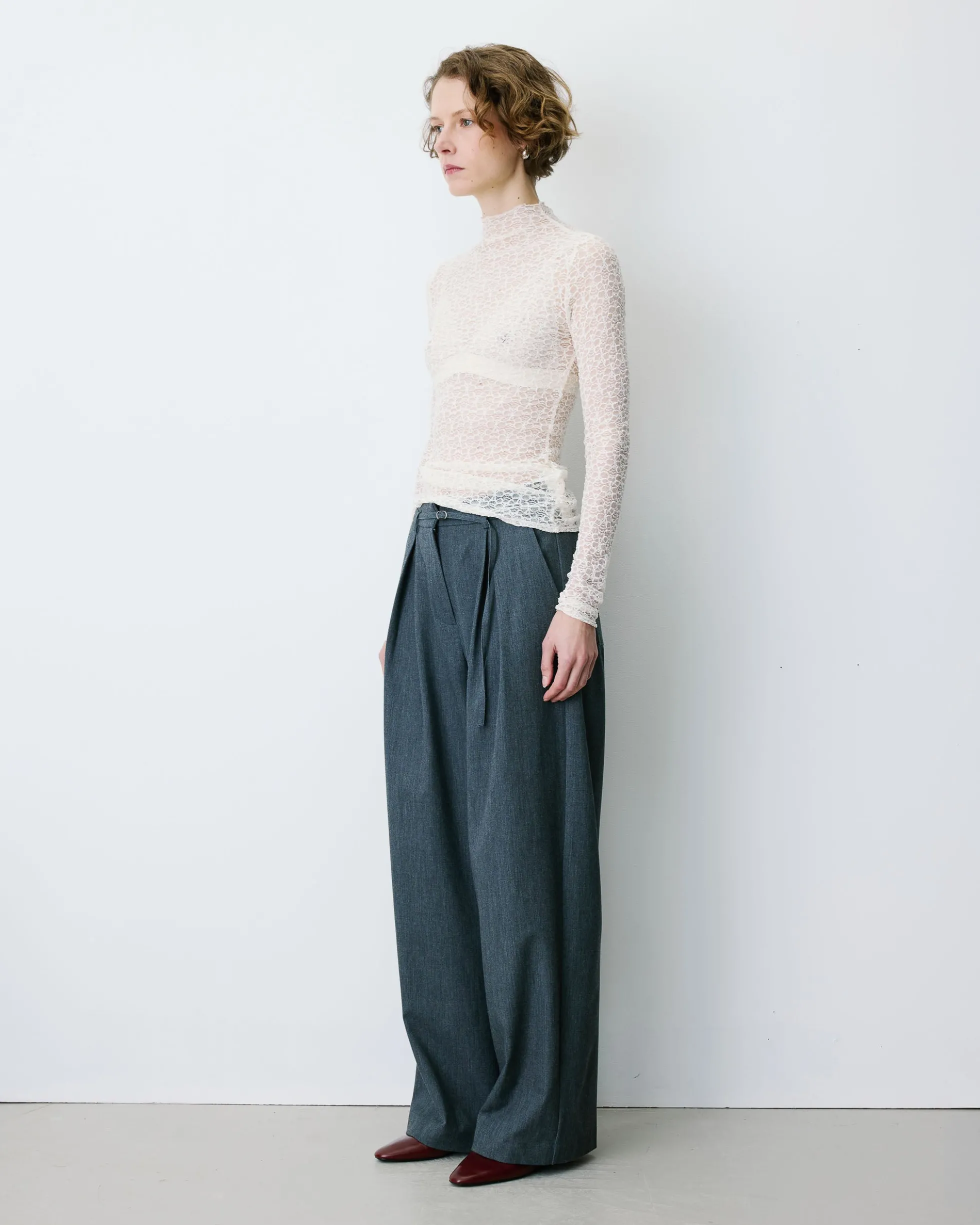 Top en dentelle ajusté manches longues ecru Blake