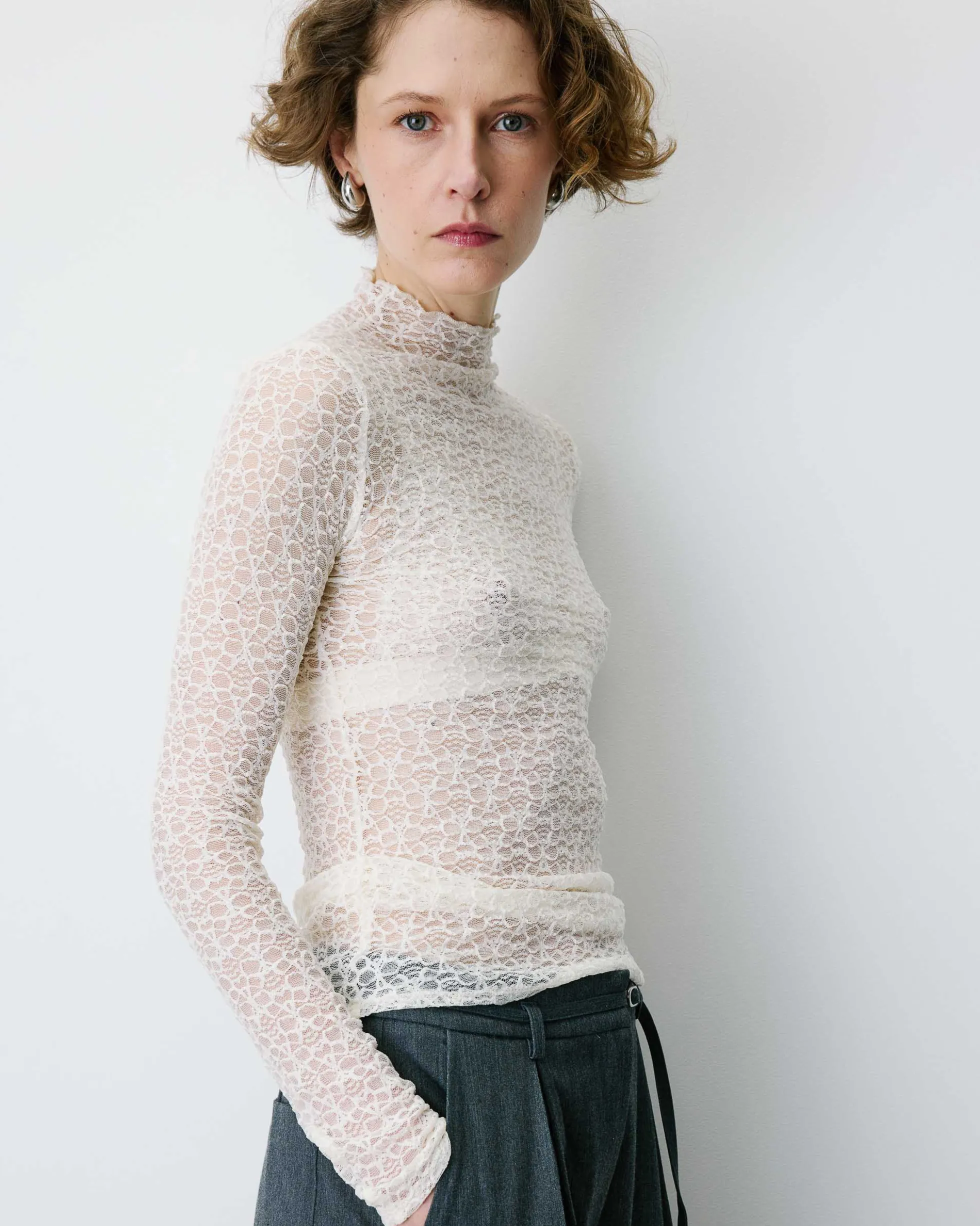 Top en dentelle ajusté manches longues ecru Blake