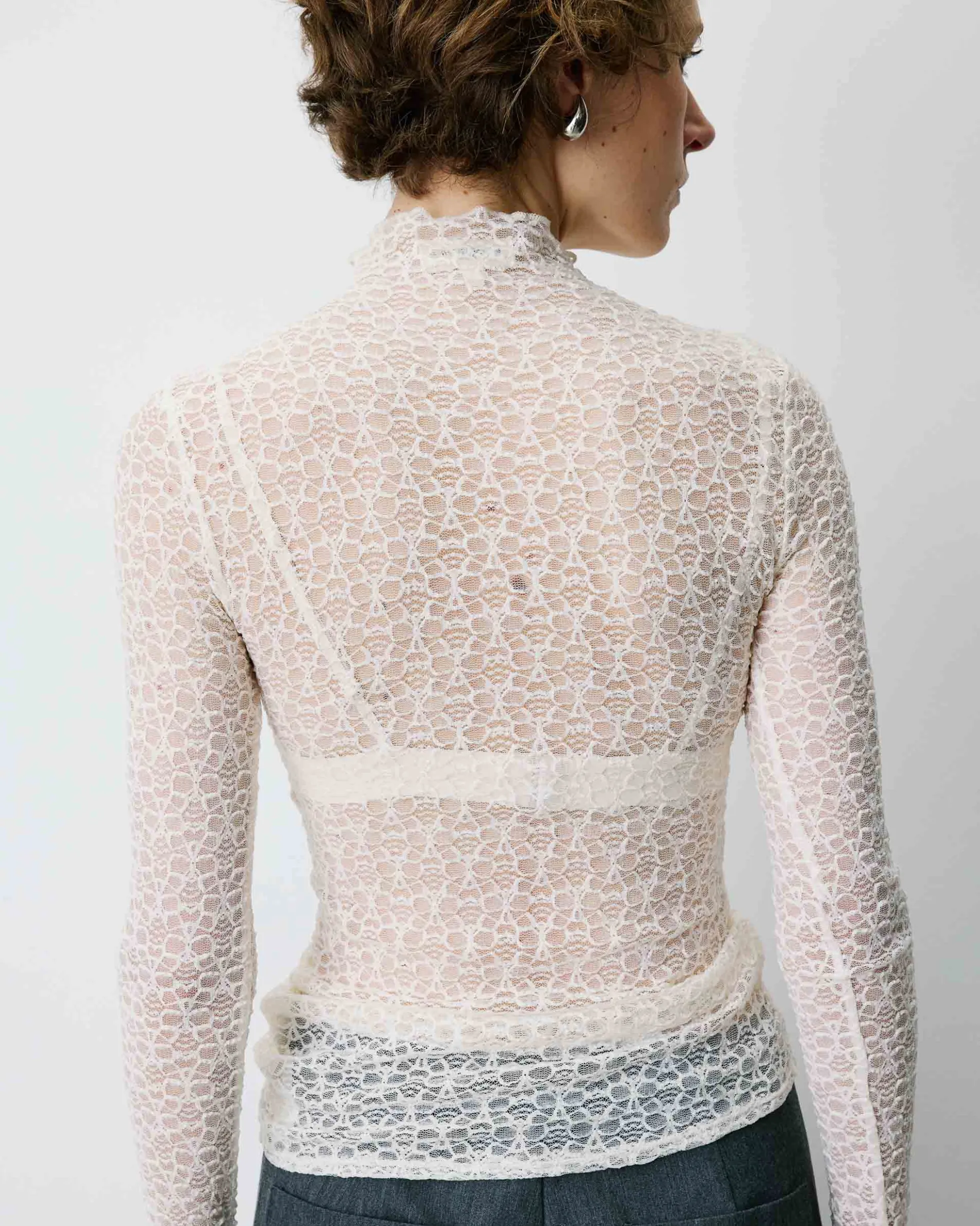 Top en dentelle ajusté manches longues ecru Blake