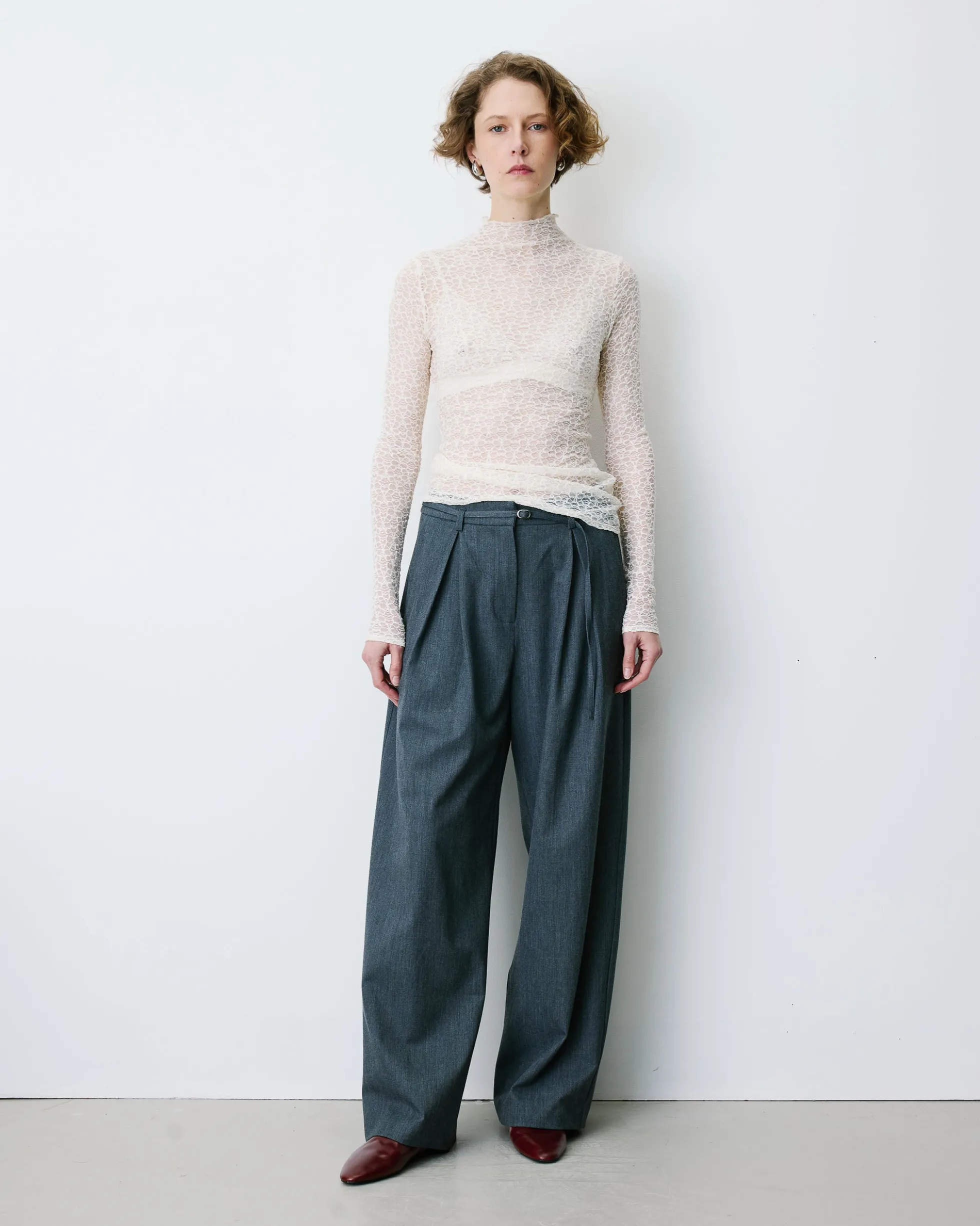 Top en dentelle ajusté manches longues ecru Blake