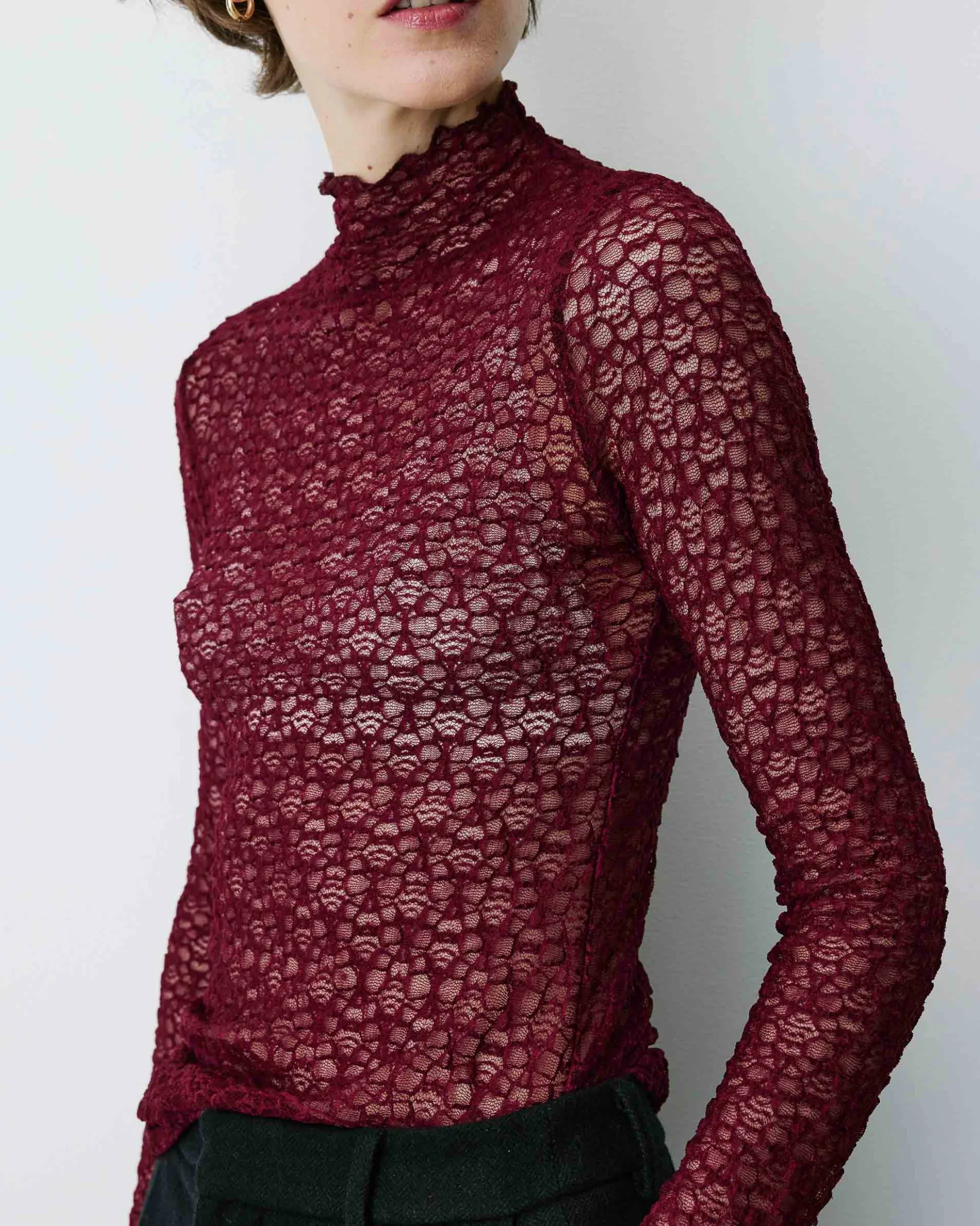 Top en dentelle ajusté manches longues cherry Blake
