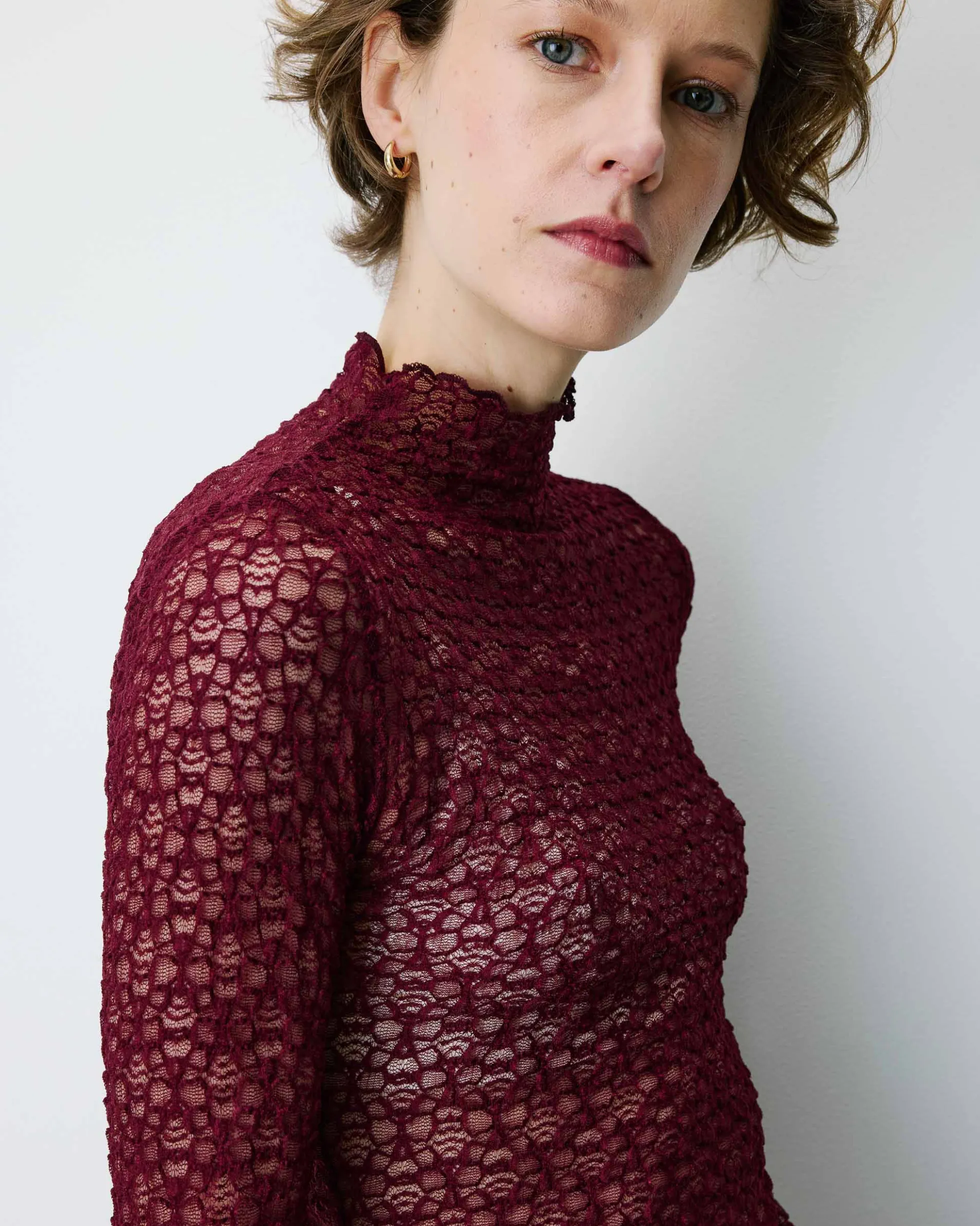 Top en dentelle ajusté manches longues cherry Blake
