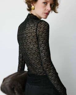 Top en dentelle ajusté manches longues noir Blake