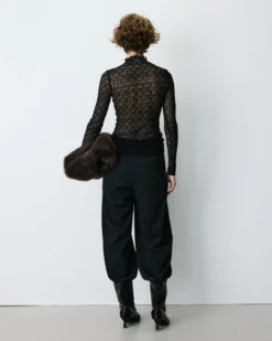 Top en dentelle ajusté manches longues noir Blake