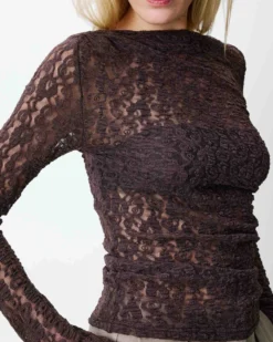 Top en dentelle drapé col bateau chocolat Avoine