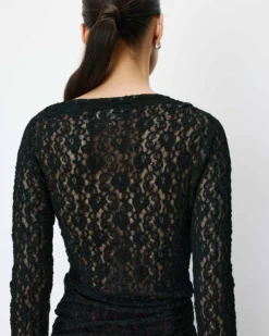 Top en dentelle drapé col bateau noir Avoine