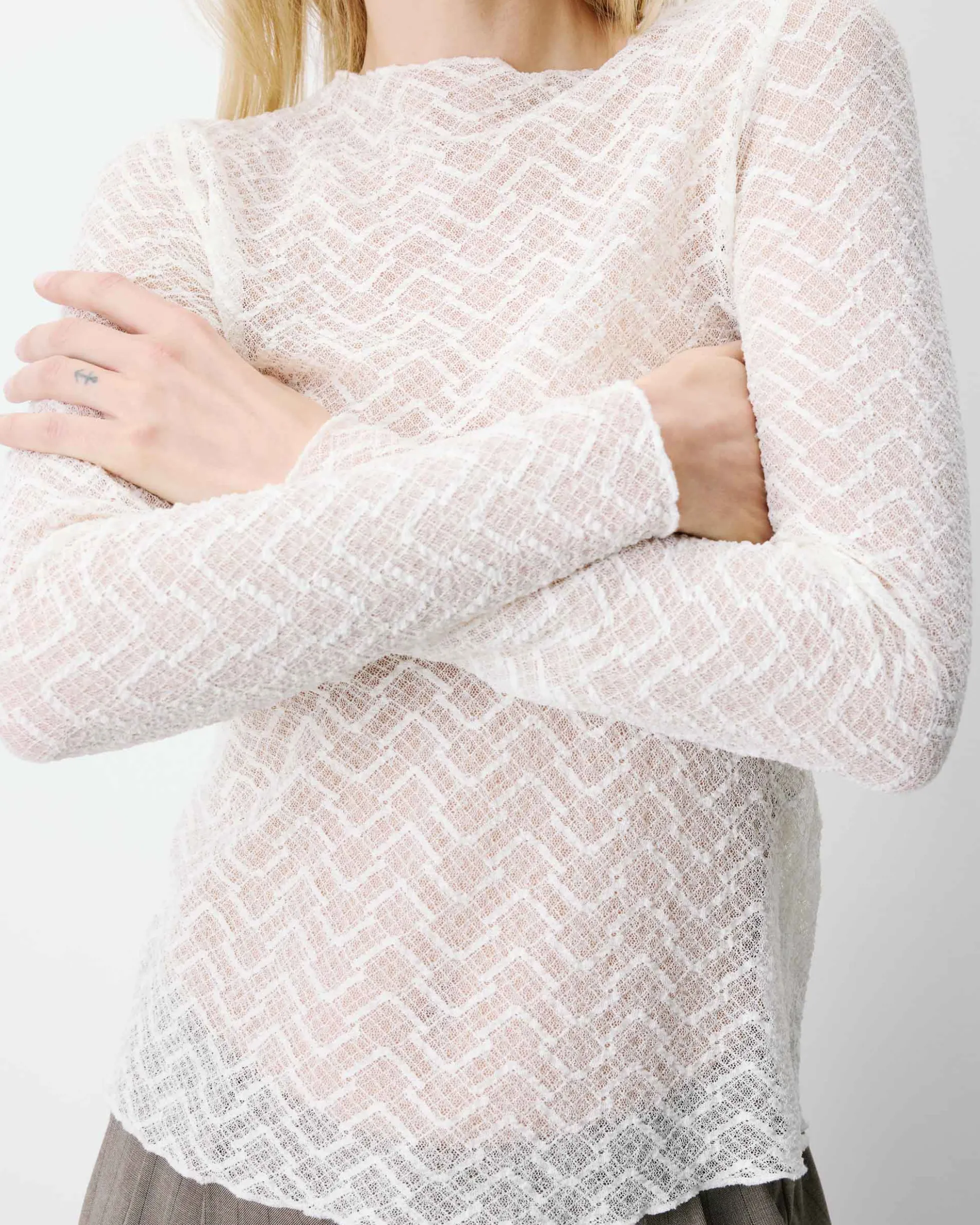 Top en dentelle transparente manches longues ecru Aube