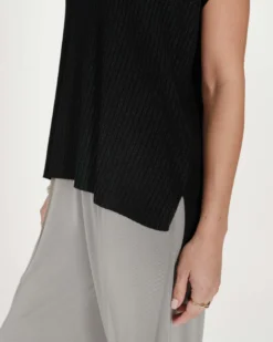 Top large en lurex col V noir Vaporo