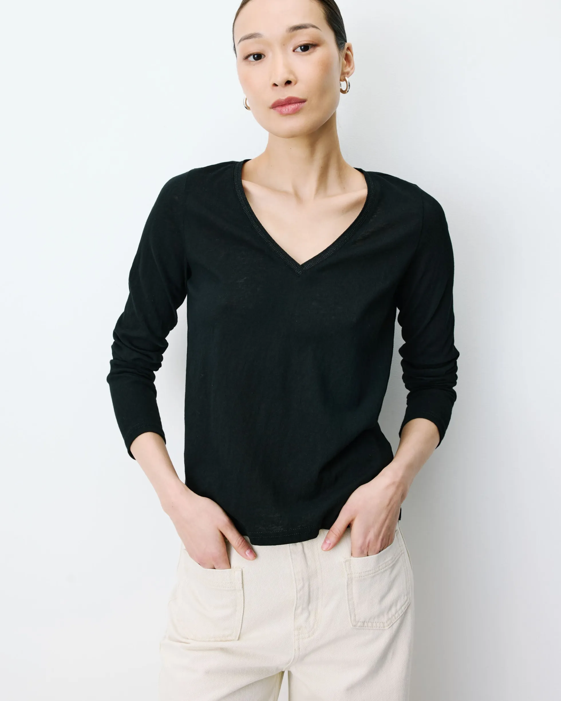 T-shirt manches longues col V noir Abricot