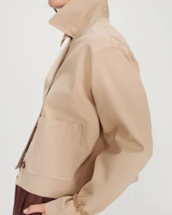 Veste courte en coton boutonnée à poches sable Veronica