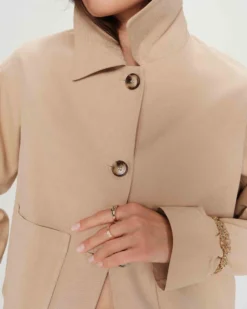 Veste courte en coton boutonnée à poches sable Veronica