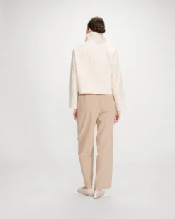 Veste courte en coton boutonnée à poches ecru Veronica