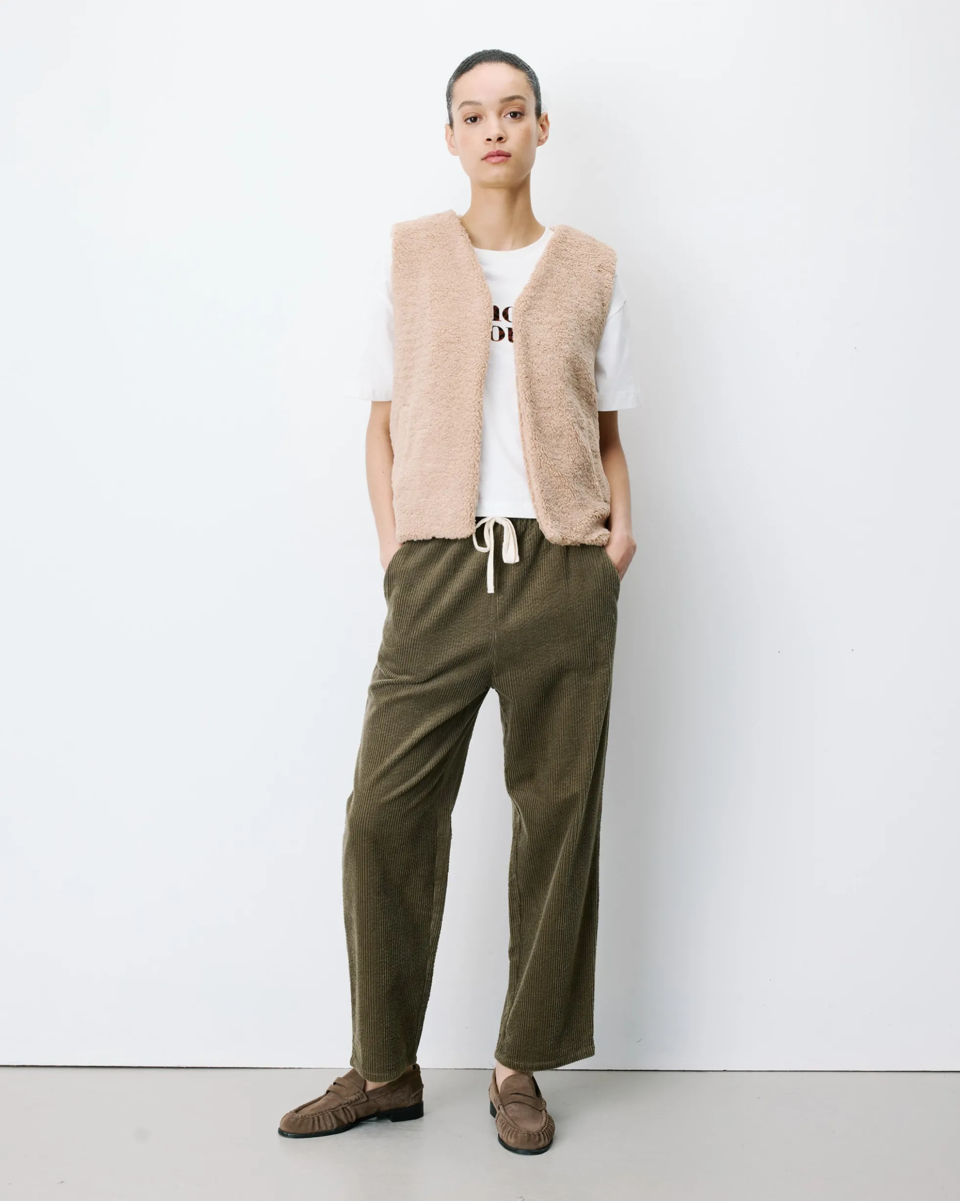 Veste sans manches en fausse shearling beige Avery