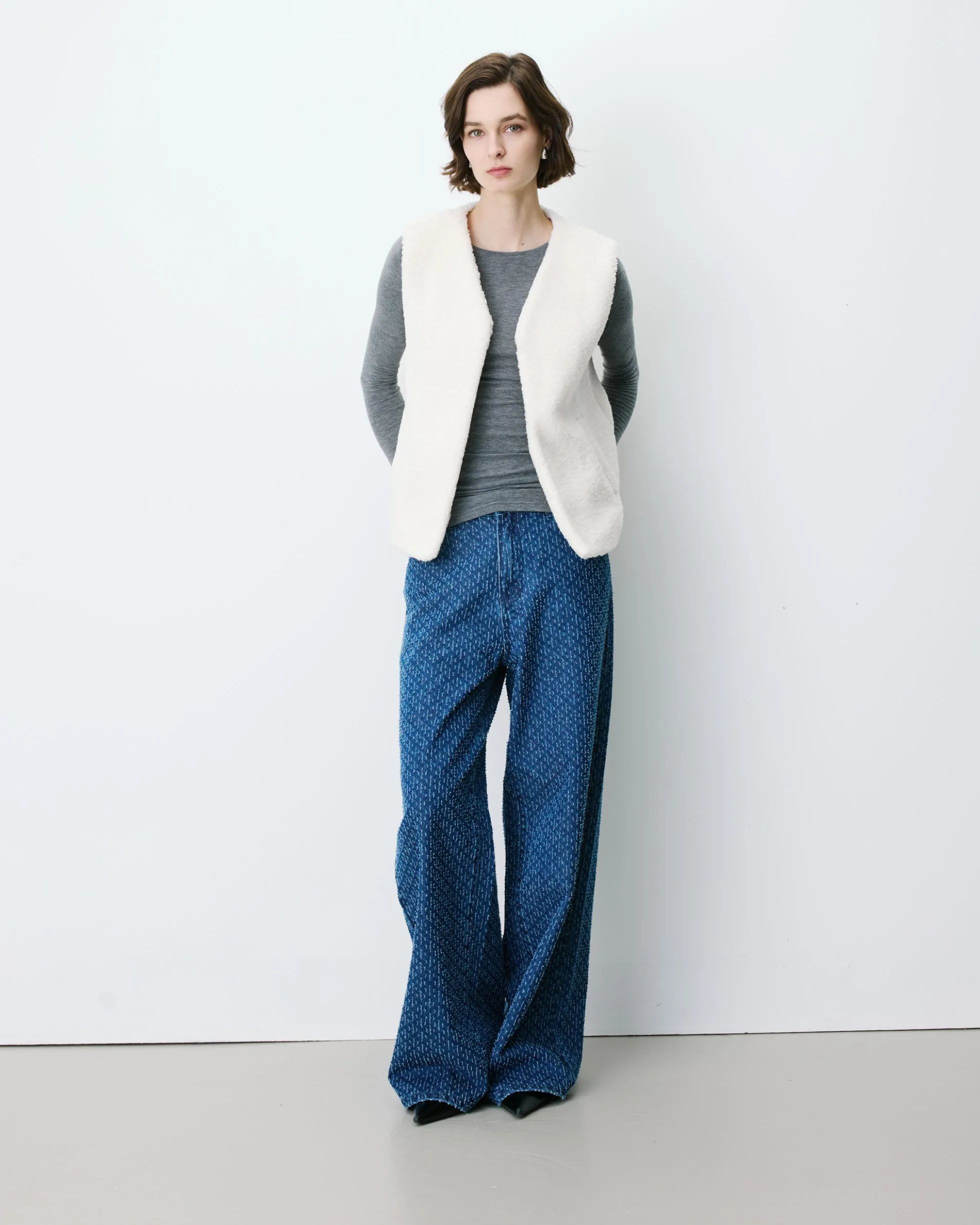 Veste sans manches en fausse shearling ecru Avery