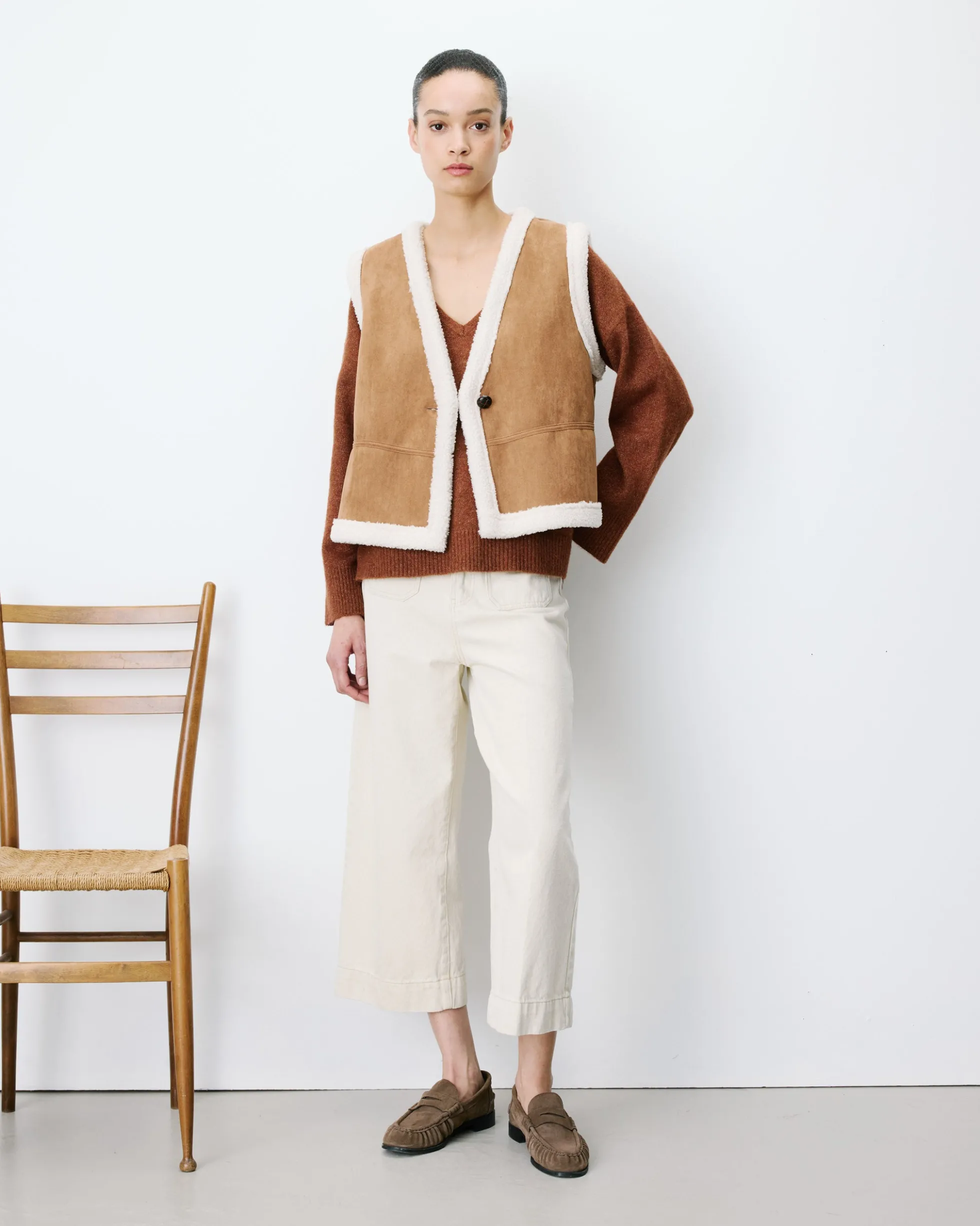 Veste sans manches en fausse shearling col V coffee Anya