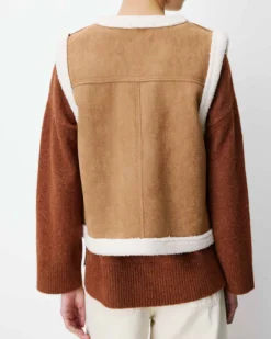 Veste sans manches en fausse shearling col V coffee Anya